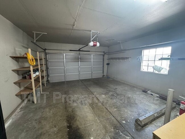 Building Photo - 5093 N Laguna Dr