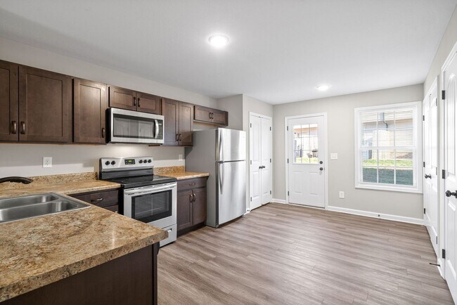 Building Photo - 296 Smithson Ln