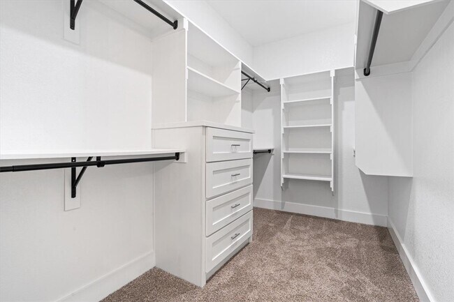 Building Photo - 7004 SW Basswood Ave