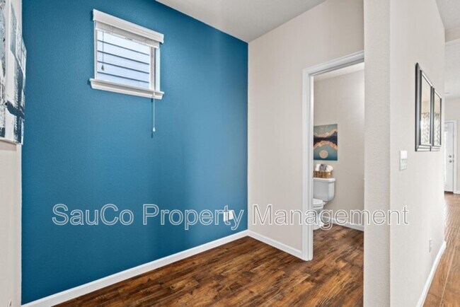 Building Photo - 7595 NW 170th Ave