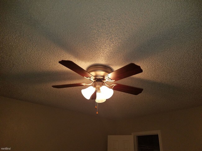 Building Photo - 6000 Woodlake Pky