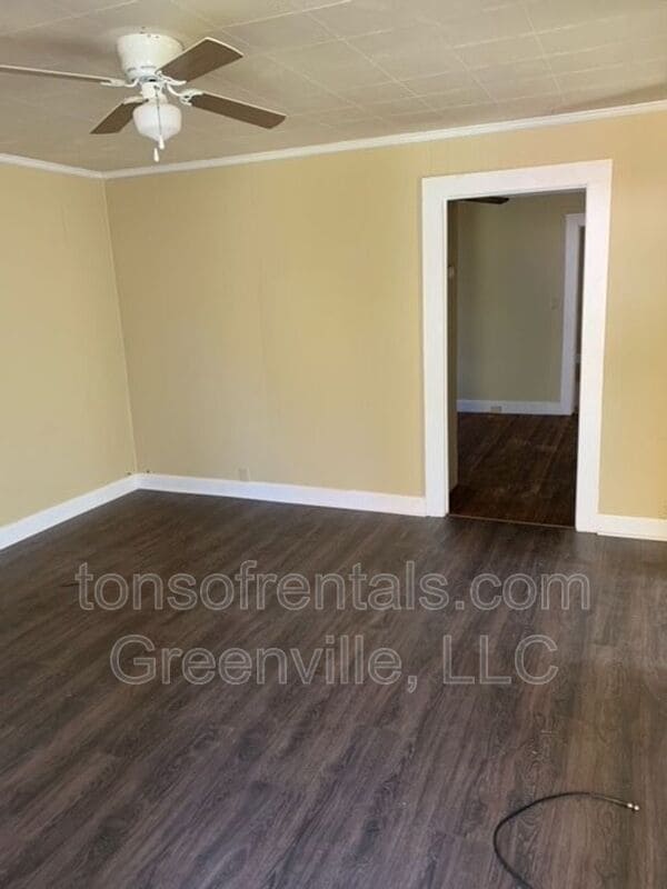 Building Photo - 205 Curry St