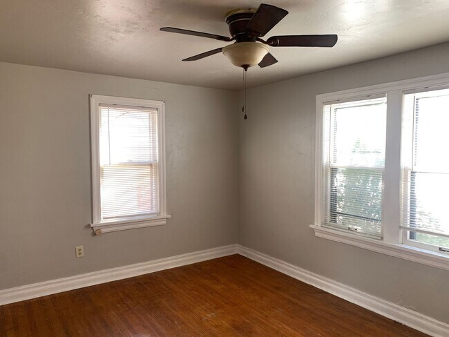 Building Photo - Nice 2 Bed 1 Bath Apartment in Great NW OKC Location! $795 Per Month!