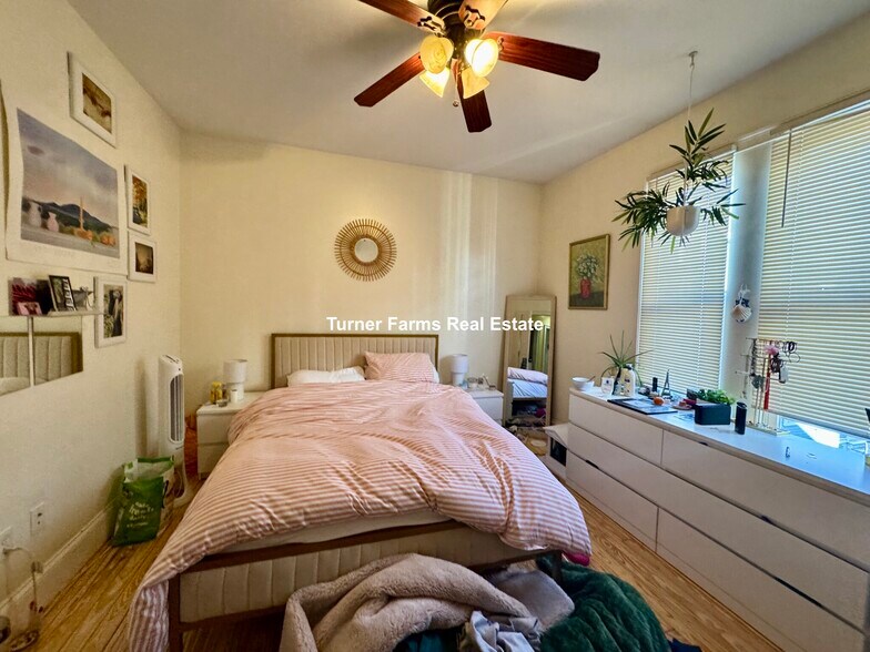 Building Photo - 725 Parker St