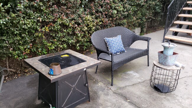 Building Photo - 1435 S Sierra Bonita Ave