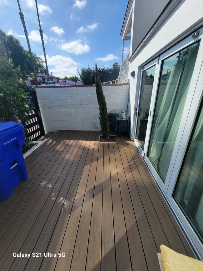 Private deck and lounge - 4529 Valencia Dr