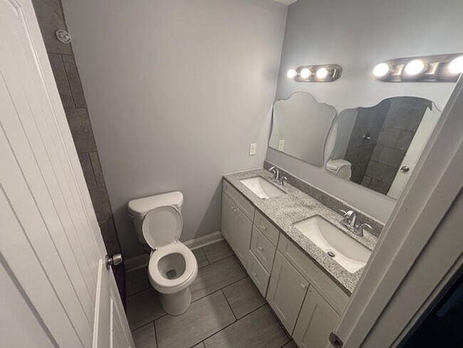 Building Photo - Knoxville 37920 - 3 bedroom 2 bath - call Howard Grower 865-705-0969