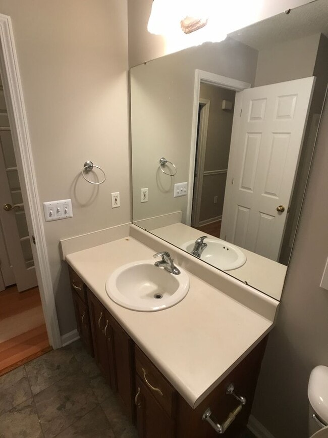 Building Photo - 9637 Lehigh Ave