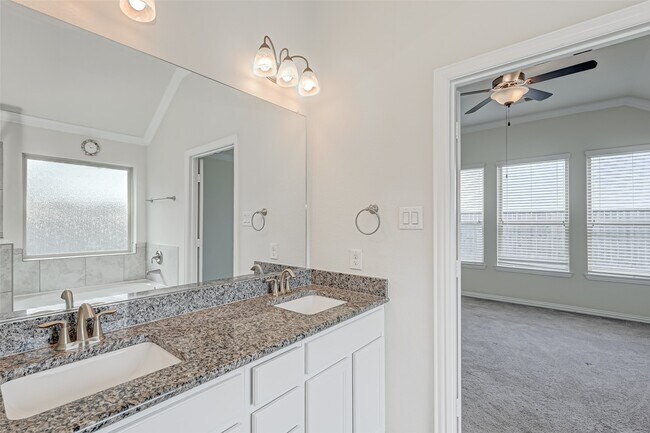 Building Photo - 1003 Grey Dusk Ct