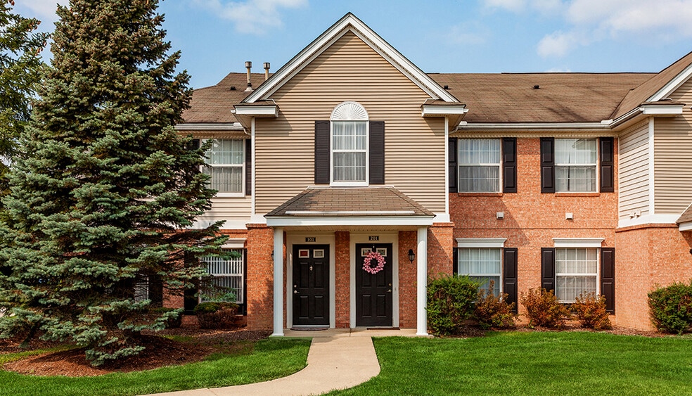 Building Photo - Canton Club Apartments - Canton, MI