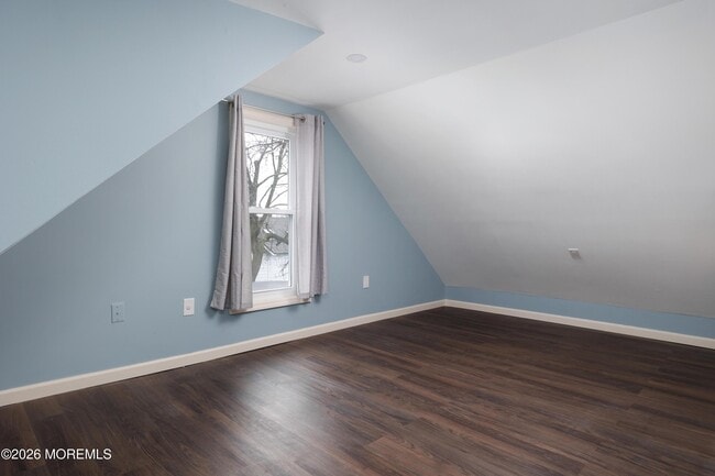 Building Photo - 603 2nd Ave