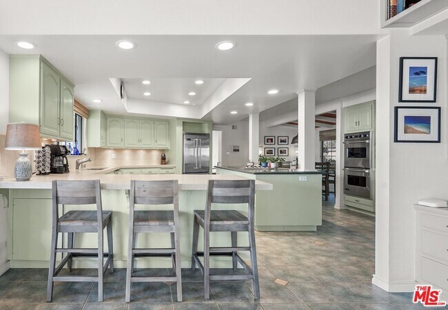 Building Photo - 4244 Avenida De La Encinal