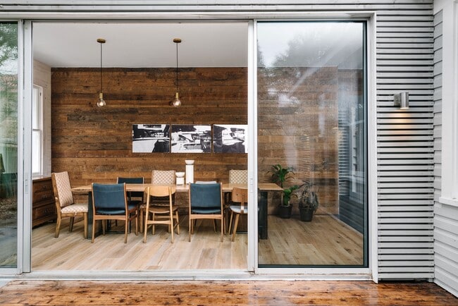 Building Photo - 215 Beauregard St