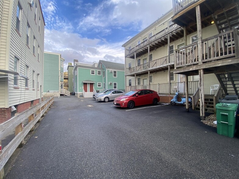 Building Photo - 359 Columbia St