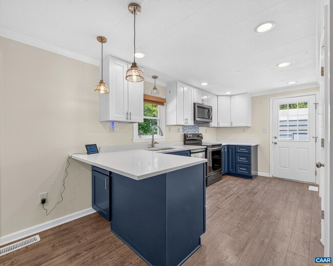 Building Photo - 625 S Spotswood Trail