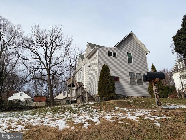 Building Photo - 5906 Benton Heights Ave