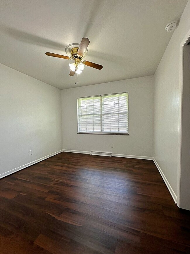 Building Photo - Alcoa City Duplex