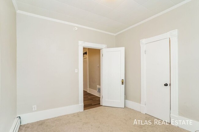 Building Photo - Charming 1 bedroom with a Bonus Room! Bran...