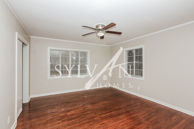 Building Photo - Carve Out a Great Life Here!