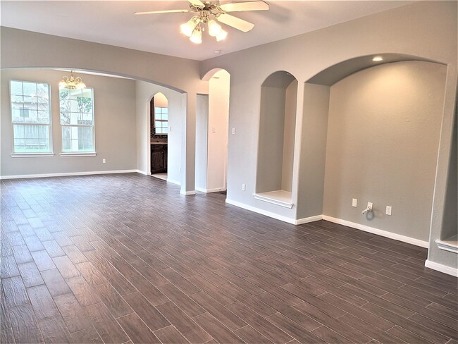 Building Photo - 10026 Gil Jr Ln