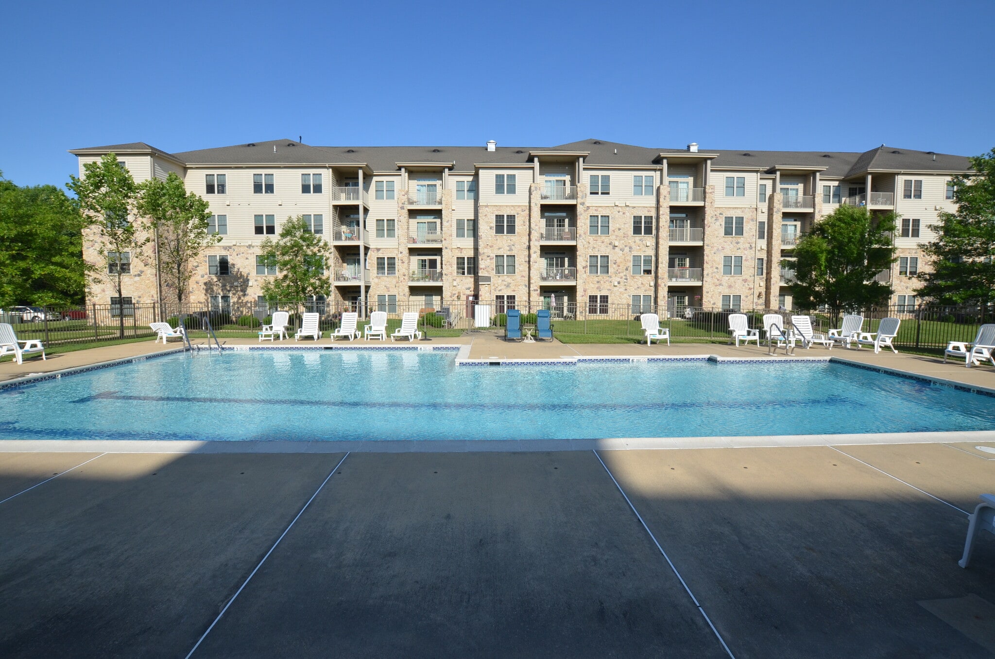 Building Photo - 3000 Fountainview Cir