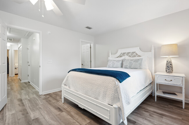 Building Photo - 200 Salt Air Dr