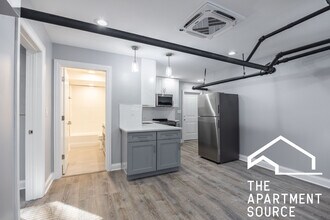 Building Photo - 1224 W Rosemont Ave