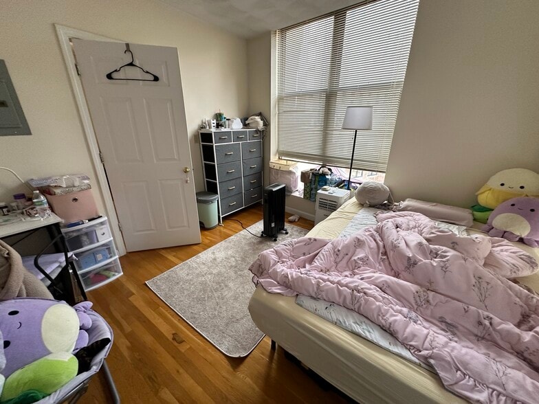 Building Photo - 83 Essex St