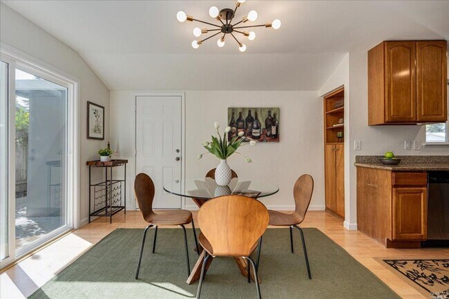 Building Photo - Charming Three Bedroom Browns Valley Retreat