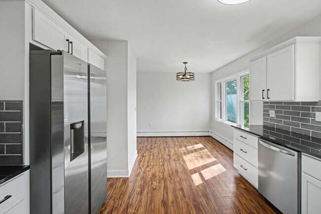 Building Photo - 415 Mountain View Rd