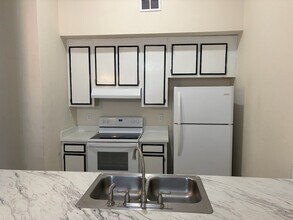 Building Photo - 1812 W Tharpe St