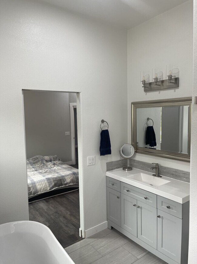 Building Photo - 8561 W Cormorant Way