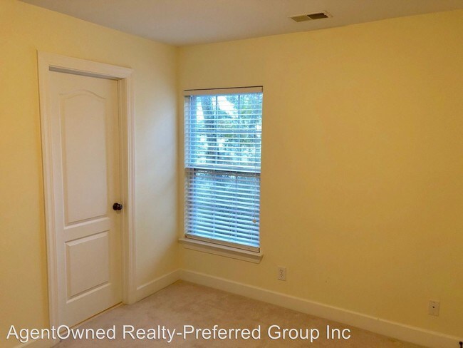 Building Photo - 3 br, 2.5 bath House - 2932 Sugarberry Ln