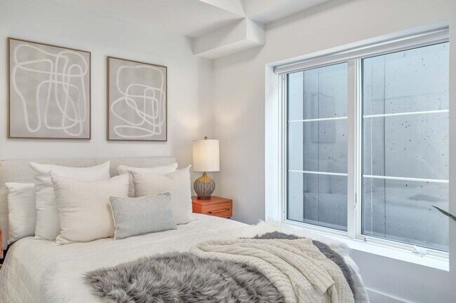 Building Photo - 2310 4th St NE