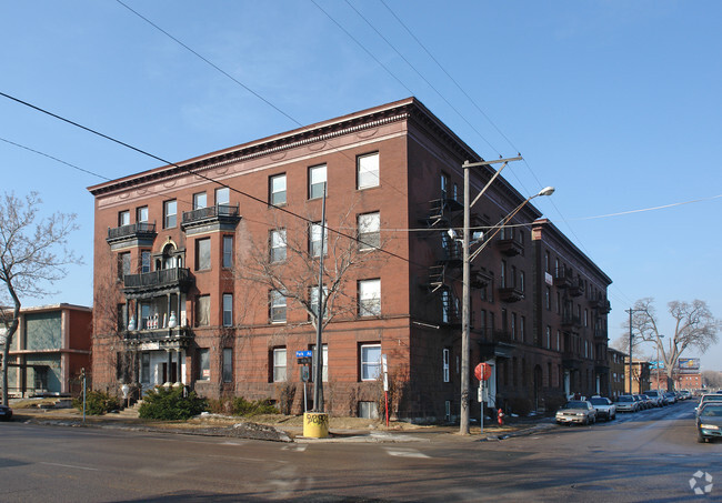 Primary Photo - The New Waldorf