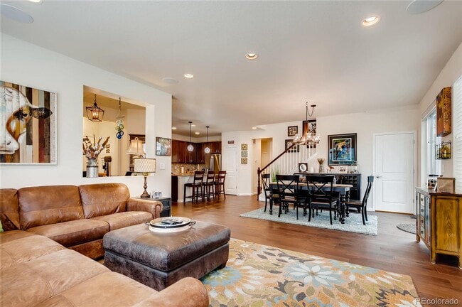 Building Photo - 511 E Hinsdale Ave