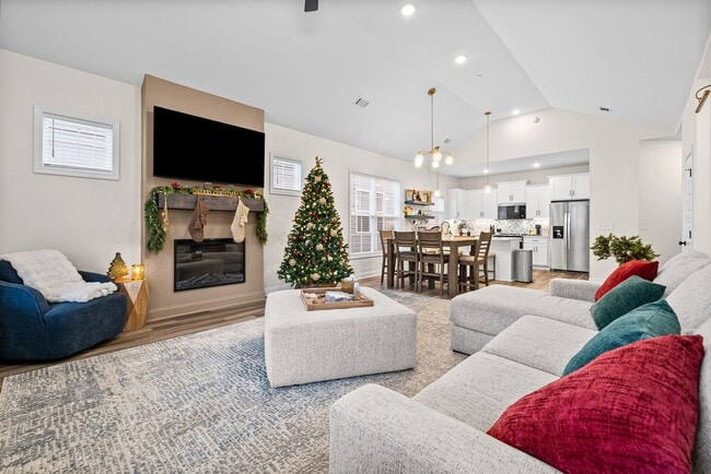 Building Photo - Gorgeous 3 Bedroom Pet Friendly Home For Rent in Pleasant View