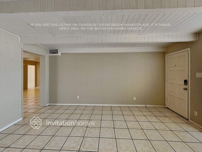 Building Photo - 5501 W Heatherbrae Dr