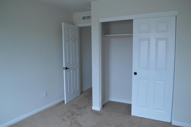Building Photo - 2019 Grinnell Ct