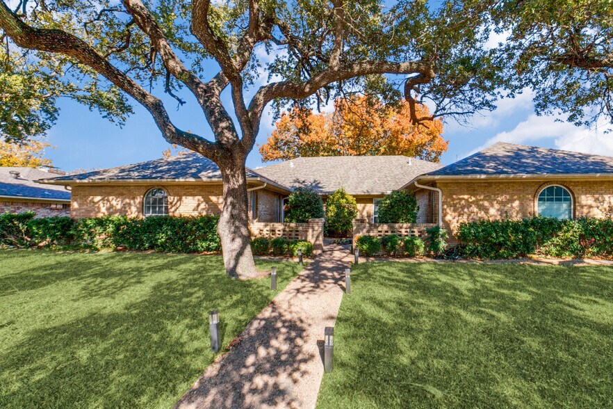 Building Photo - 7621 Dentcrest Dr