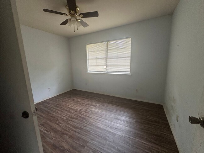 Building Photo - 308 N Inglewood Ave