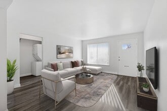 Building Photo - The Estates At Fernview