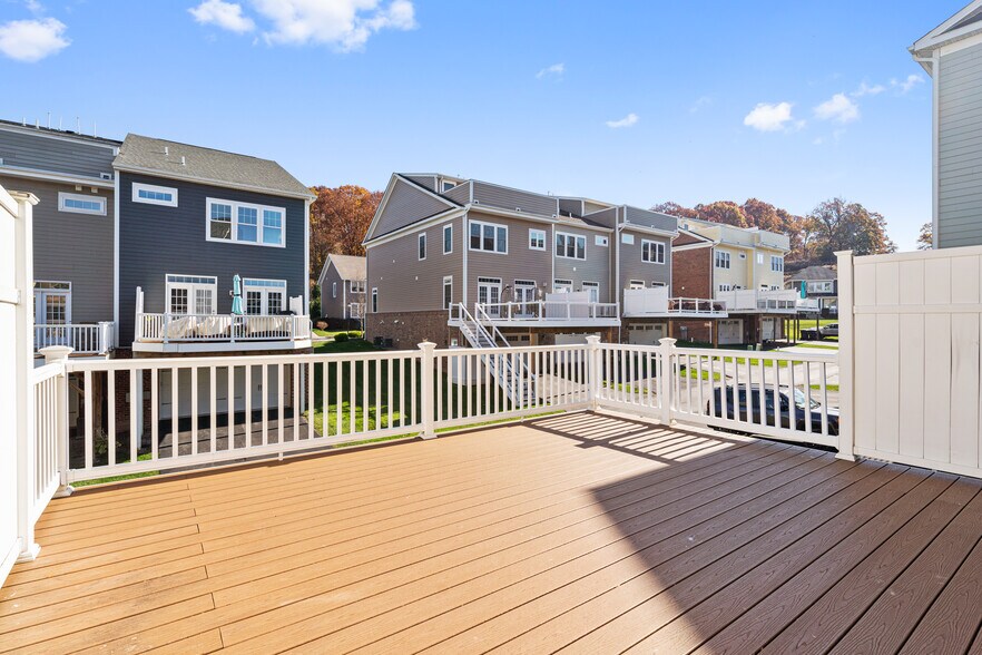 Building Photo - 337 Osona Ln