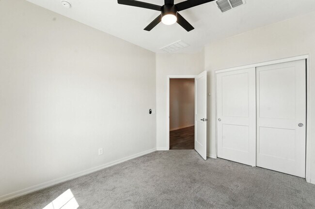 Building Photo - Stunning new build in Glendale, AZ!