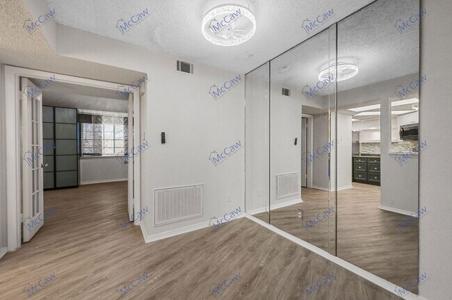 Building Photo - 5590 Spring Valley Rd