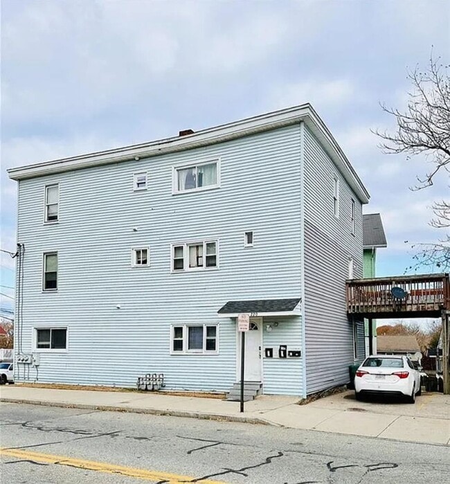 Building Photo - 220 Logee St