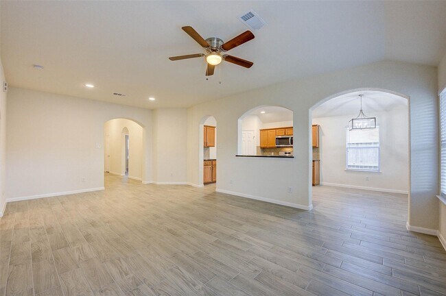 Building Photo - 32403 Cross Spring Park Ln