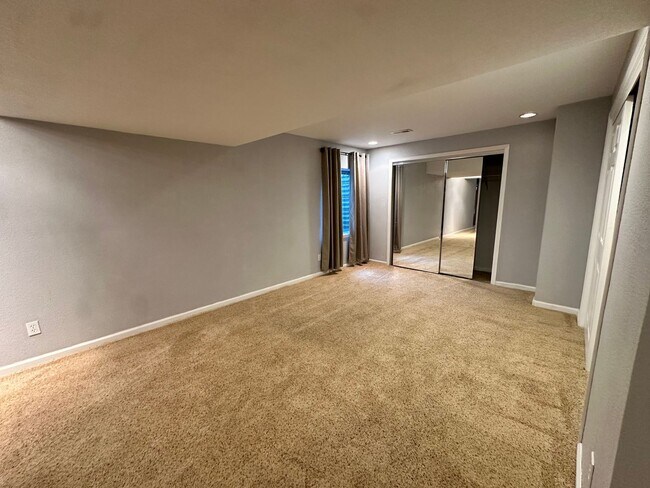 Building Photo - MOVE-IN SPECIAL - One Month Off! 3 Bedroom...