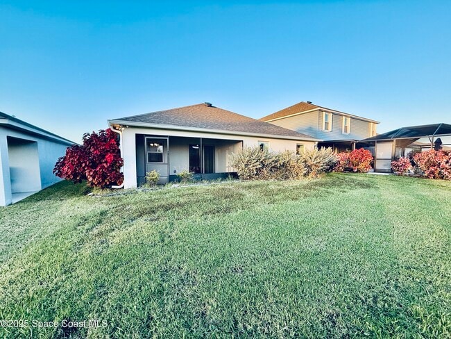 Building Photo - 1026 Dania Cir