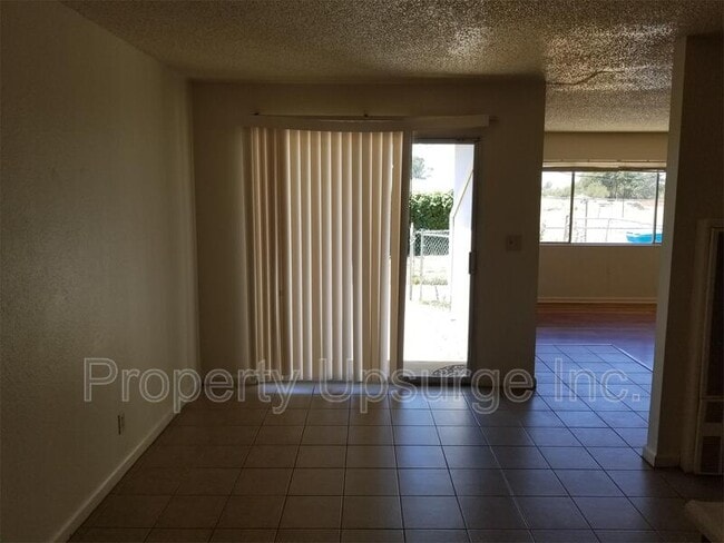 Building Photo - 175 Oroview Dr